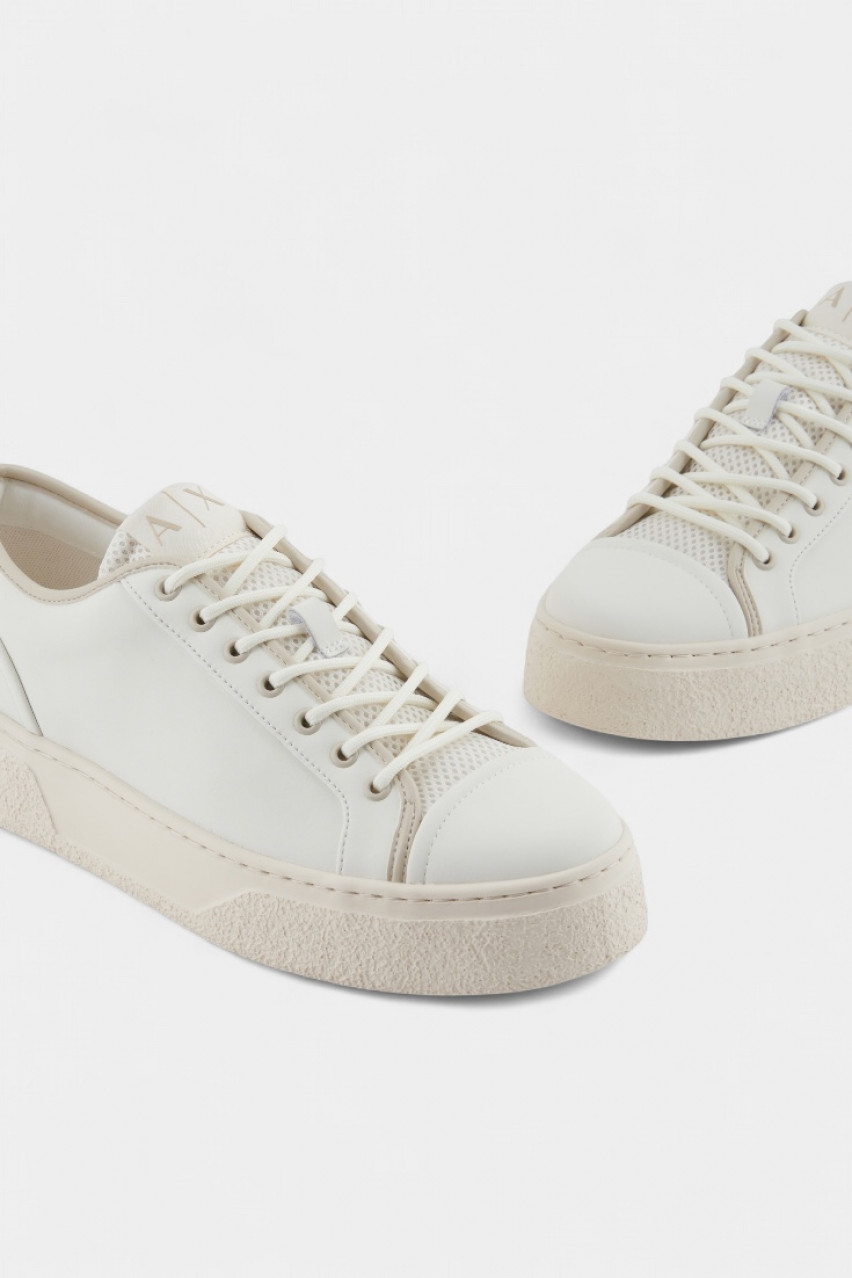 Молочні шкіряні кеди з сітчастими вставками XUX243 XV913 00894 Armani Exchange