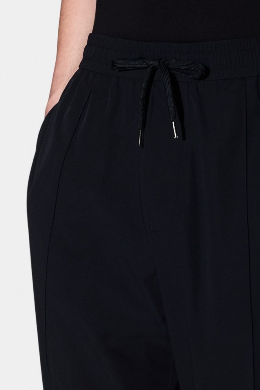 Черный кэжуал брюки XM000411 AF10357 UC001 Armani Exchange