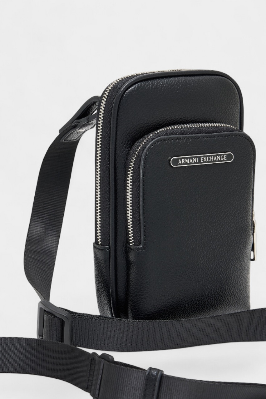 Чорна компактна сумка крос-боді з екошкіри XM001258 AF12134 UC001 Armani Exchange