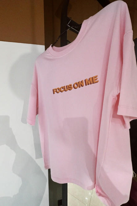 Рожева футболка Focus On Me