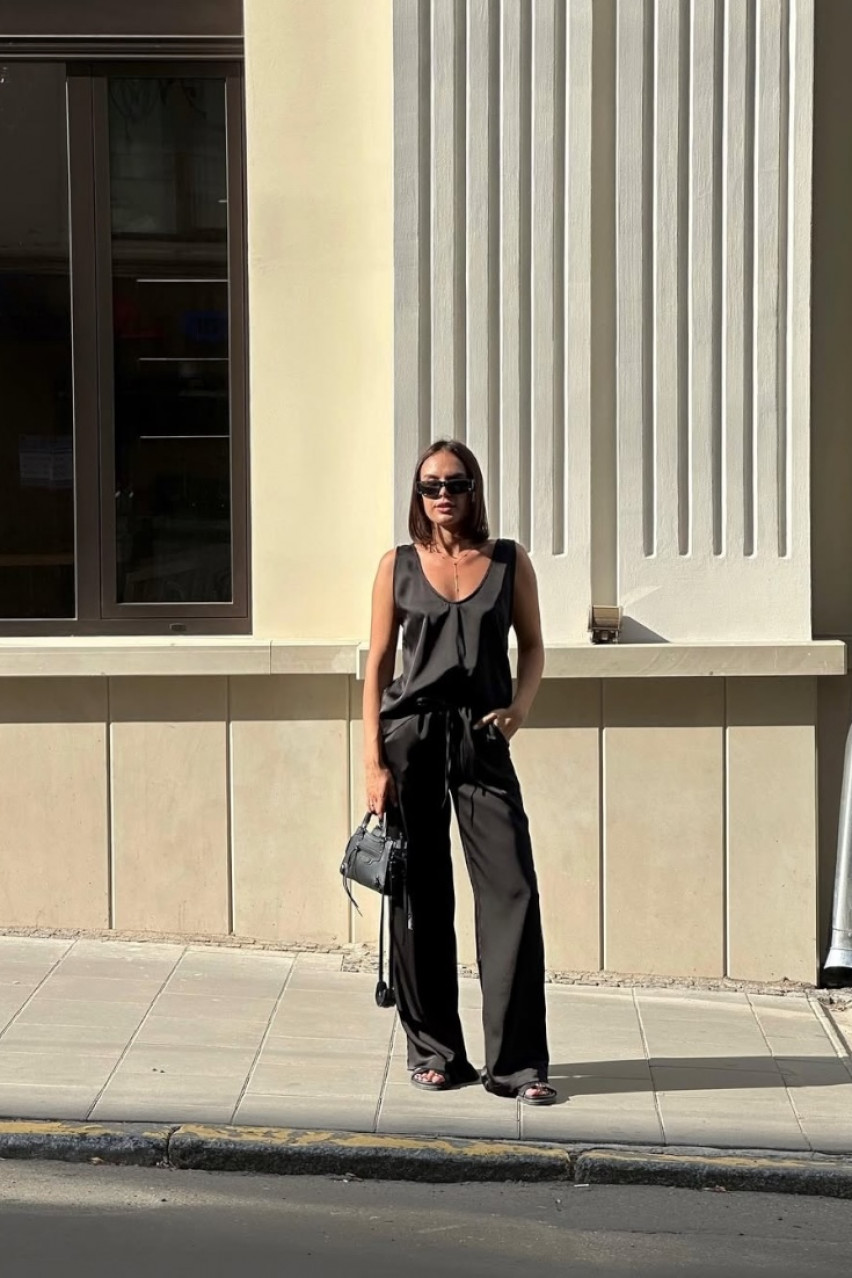 Чорна атласна майка SS2024 BLAZH.