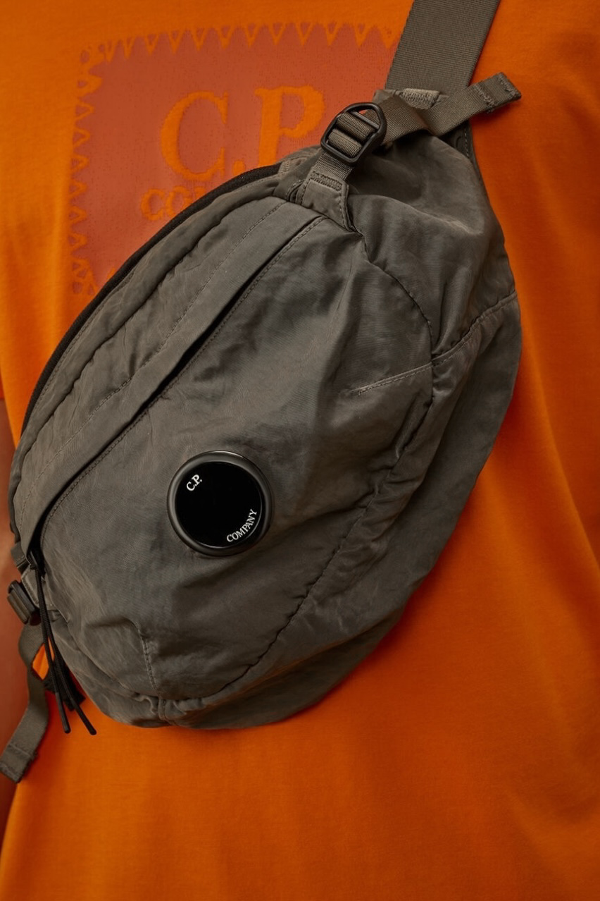 Темно-сіра поясна сумка з матеріалу Nylon B 19CMAC734A005269G 921 C.P. Company