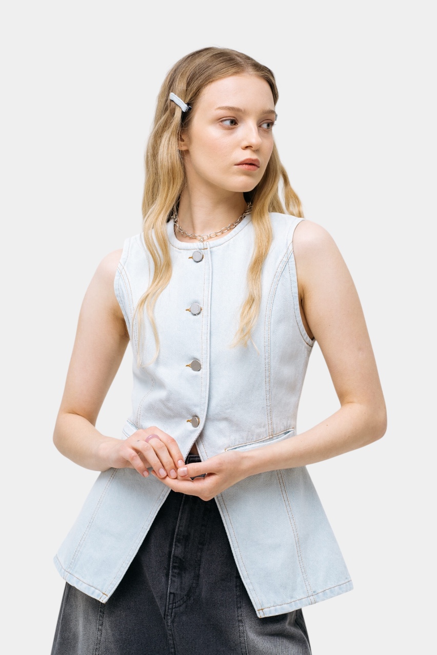 Світло-блакитна джинсова жилетка sp25-vest-lblue MATCH DENIM