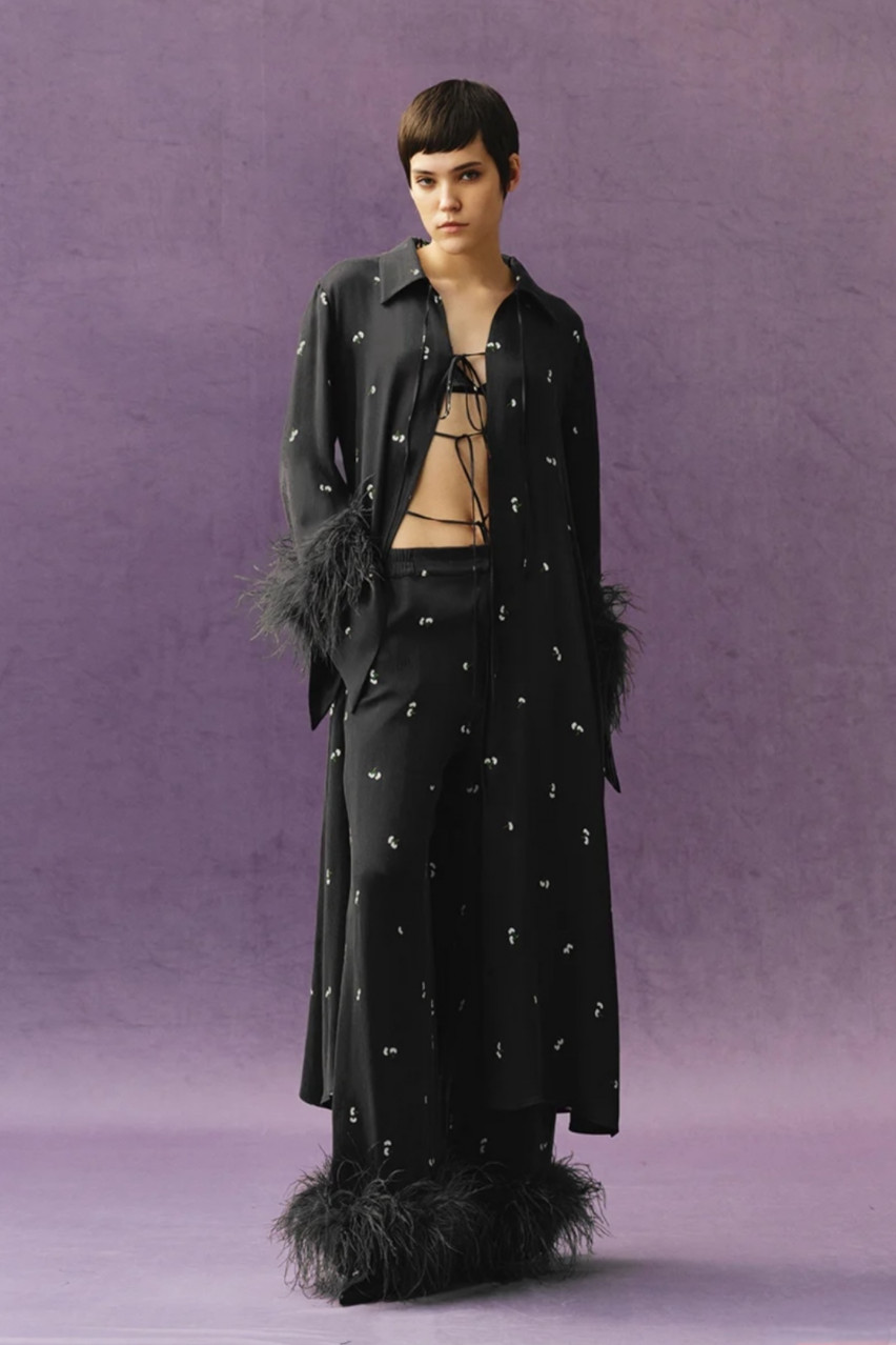 Чорні брюки з пірʼям FW1572 SAYYA