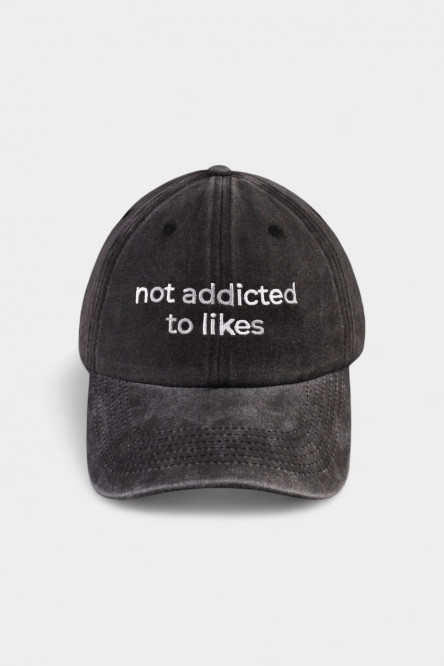 Темно-серая джинсовая кепка Not Addicted To Likes