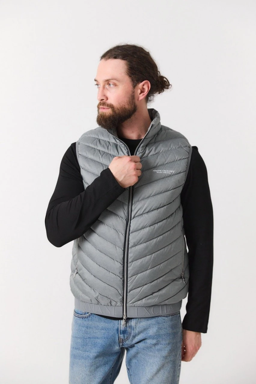 Сіра жилетка Armani Exchange
